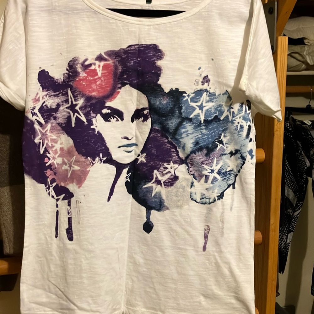Limited united coolers of Benetton top